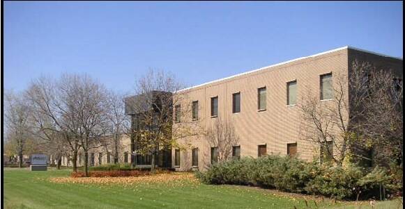 13000 W Silver Spring Rd, Butler, WI à louer - Photo de l’immeuble – Image 2 sur 13