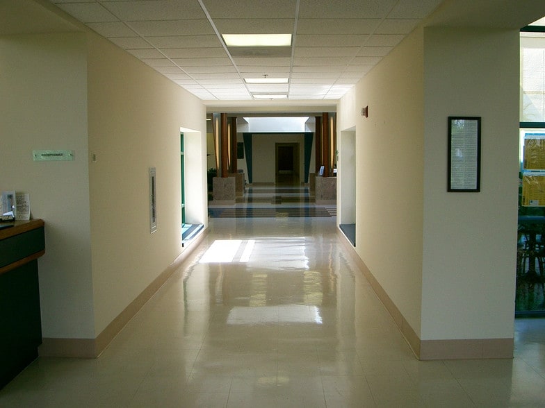 5000 Park St N, Saint Petersburg, FL à louer - Photo intérieure – Image 3 sur 40