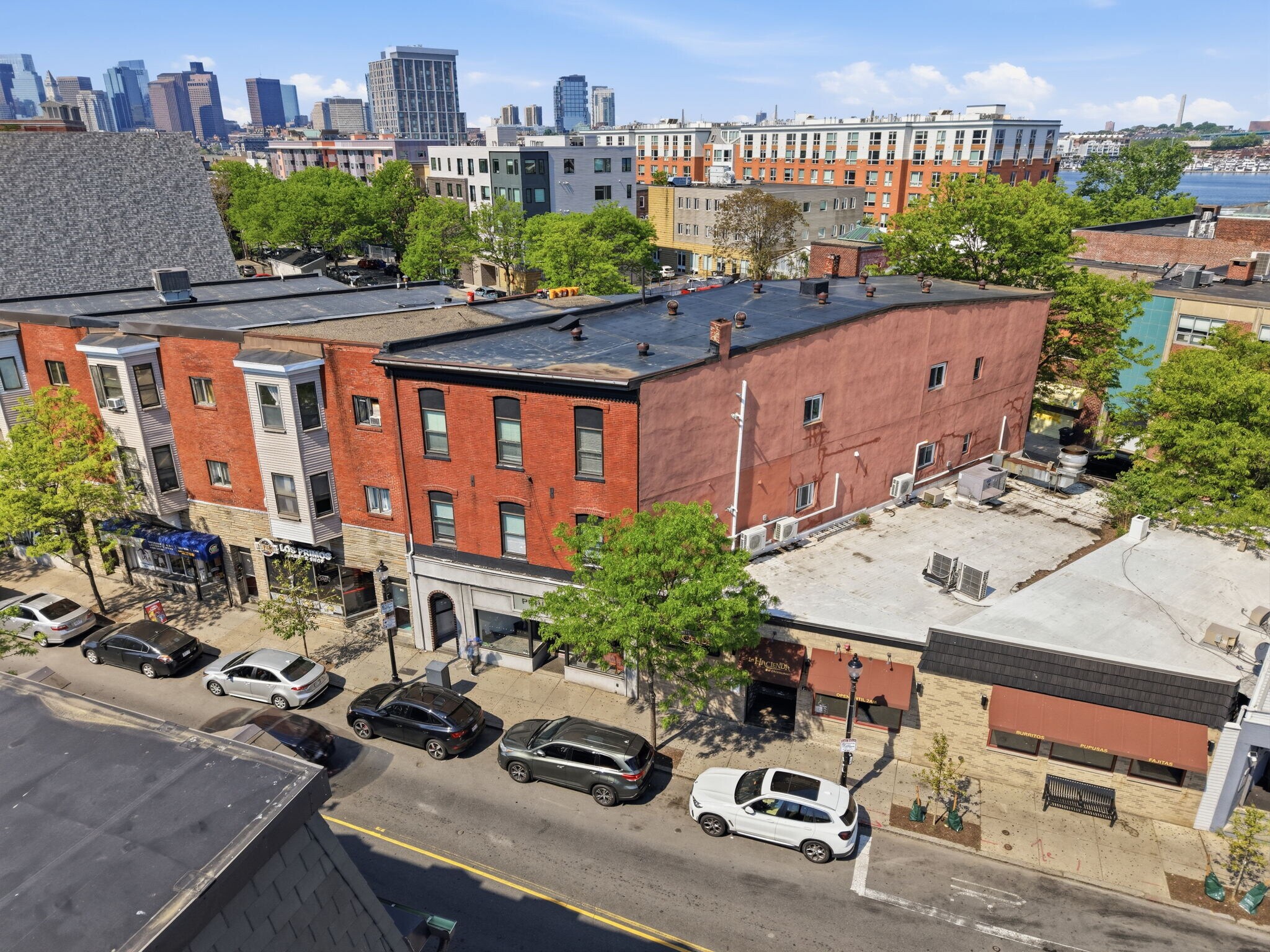 142 Meridian St, Boston, MA à vendre Photo de l’immeuble– Image 1 sur 48