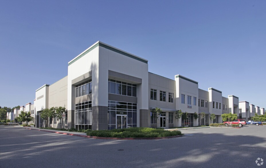 2168-2196 Ringwood Ave, San Jose, CA à louer - Photo de l’immeuble – Image 3 sur 18