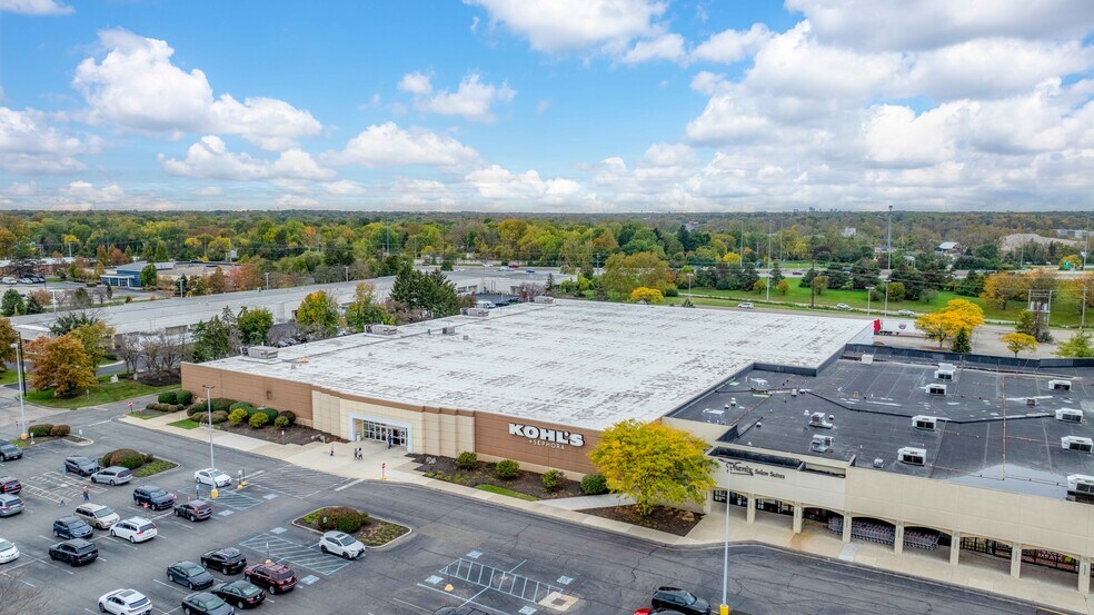 133 Huber Village Blvd, Westerville, OH à vendre - Photo de l’immeuble – Image 2 sur 9