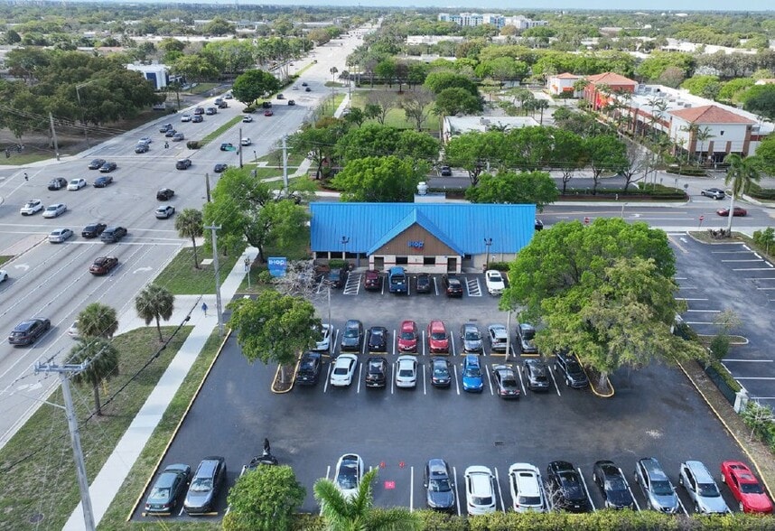 6101 N University Dr, Fort Lauderdale, FL à vendre - Photo de l’immeuble – Image 2 sur 6