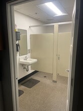 5635 Commerce St, Lansing, MI à louer Photo intérieure– Image 1 sur 12