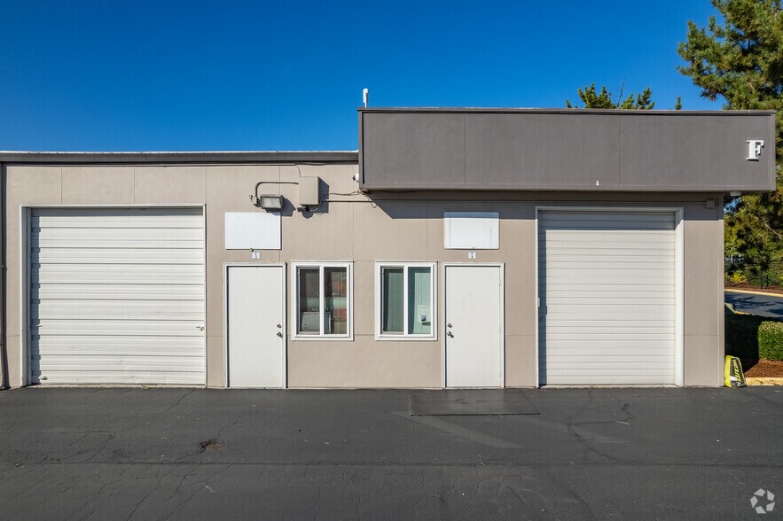 8900 SW Burnham Rd, Tigard, OR à louer - Photo de l’immeuble – Image 2 sur 4