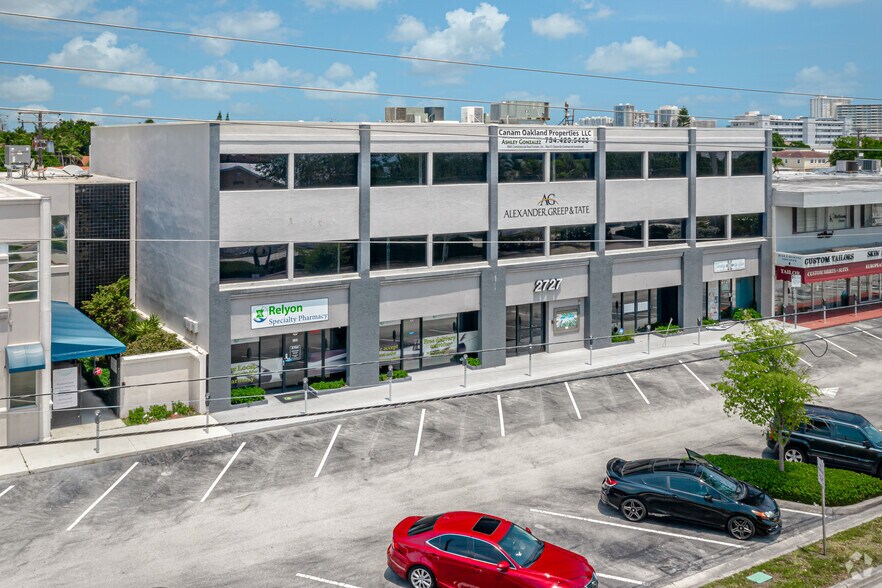 2727 E Oakland Park Blvd, Fort Lauderdale, FL à louer - Photo de l’immeuble – Image 3 sur 11