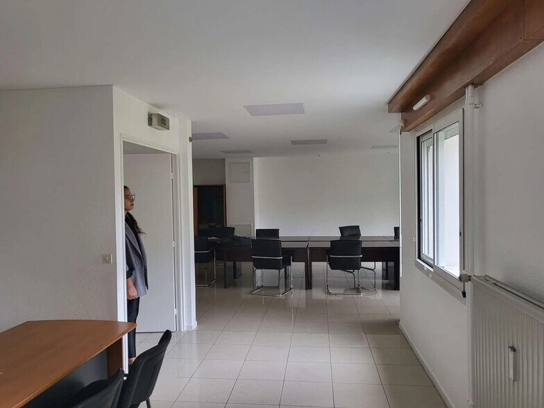 Bureau dans Suresnes à louer - Photo de l’immeuble – Image 3 sur 5