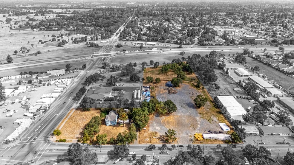 4025-4055 Sebastopol Rd, Santa Rosa, CA à vendre - Photo de l’immeuble – Image 2 sur 22