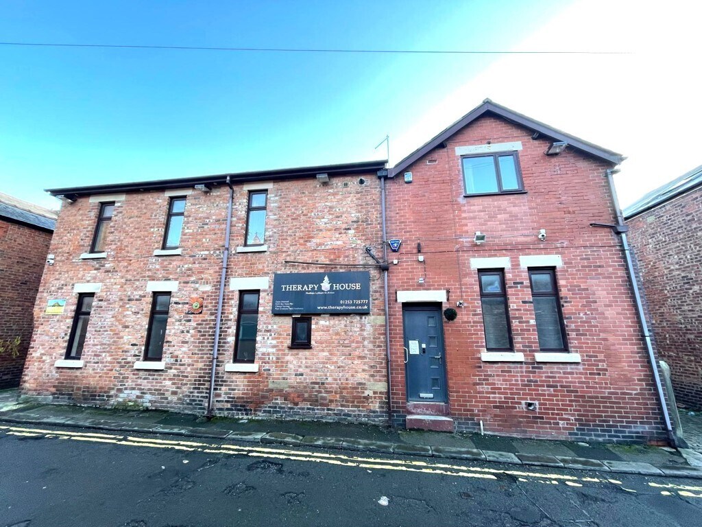 3-5 Back St. Annes Rd W, Lytham St Annes à louer Photo principale– Image 1 sur 4