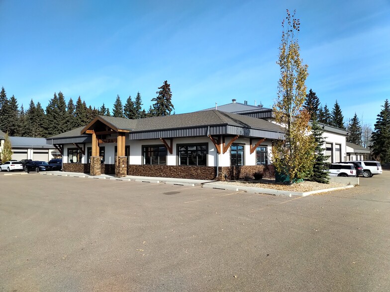 232 Spruce St, Red Deer County, AB à vendre - Photo de l’immeuble – Image 2 sur 3