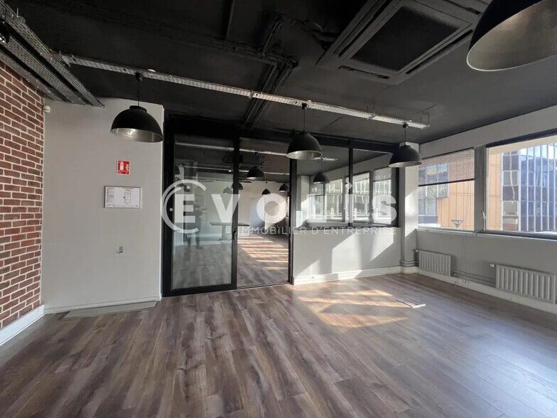 Bureau dans Fontenay-sous-Bois à louer - Photo de l’immeuble – Image 2 sur 7