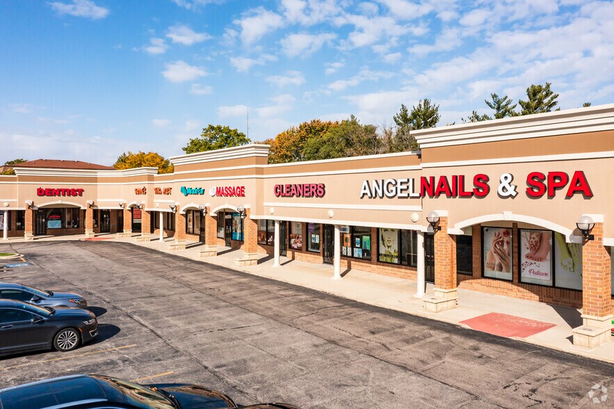 100 E Roosevelt Rd, Villa Park, IL à louer - Photo de l’immeuble – Image 1 sur 4