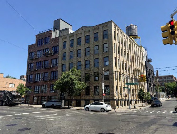 111 Bruckner Blvd, Bronx, NY à vendre - Photo de l’immeuble – Image 1 sur 11