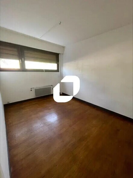 40 Rue De Saint Robert, SAINT EGREVE à vendre - Photo de l’immeuble – Image 3 sur 7