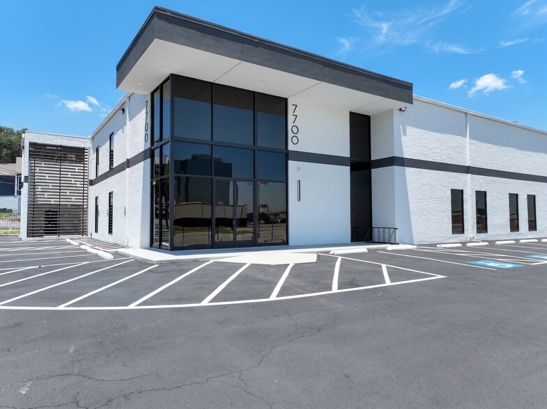 7700 Torino St, San Antonio, TX à vendre - Photo de l’immeuble – Image 2 sur 10
