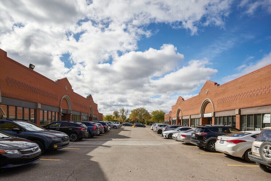 8545-8579 Ch Dalton, Mt Royal, QC à louer - Photo de l’immeuble – Image 3 sur 10