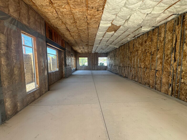 14003 S Redwood Rd W, Bluffdale, UT à louer - Photo intérieure – Image 2 sur 4