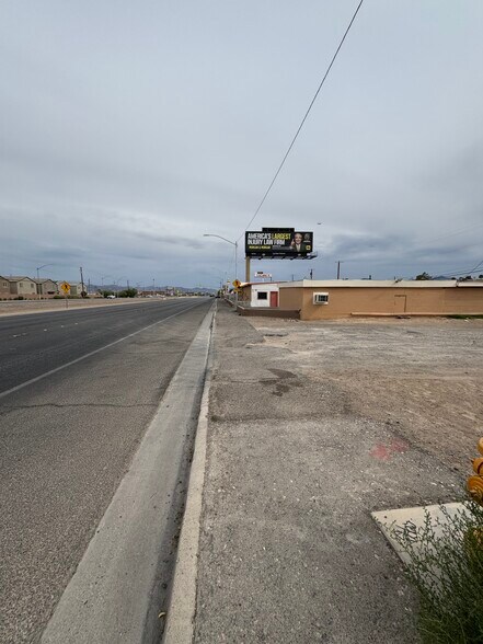 5976 Boulder Hwy, Las Vegas, NV à vendre - Photo de l’immeuble – Image 2 sur 12