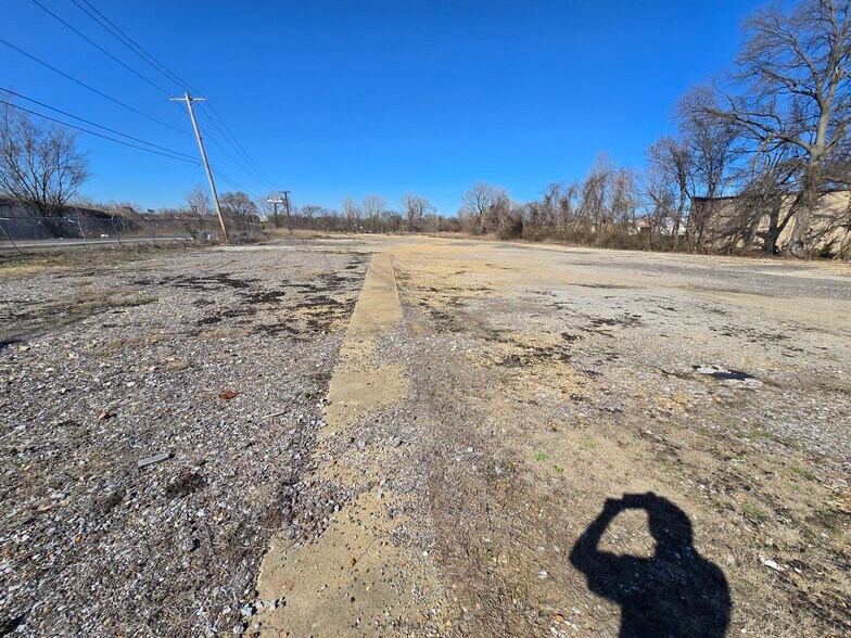 1270 Springbrook Ave, Memphis, TN à louer - Photo principale – Image 1 sur 5