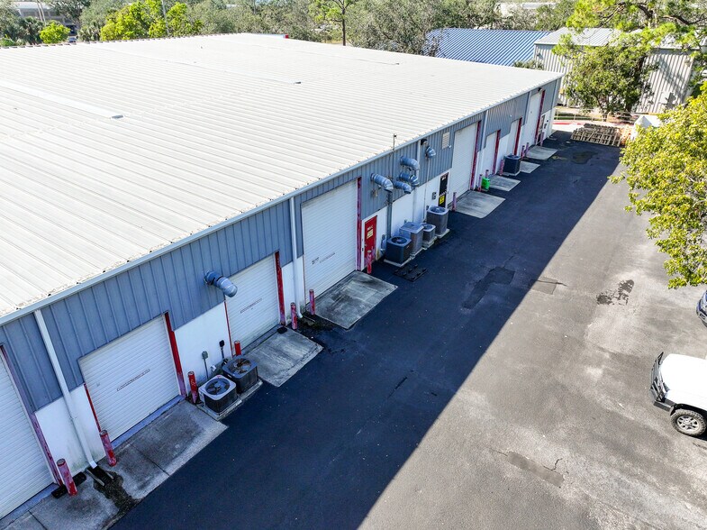 885 Tallevast Rd, Sarasota, FL à louer - Photo de l’immeuble – Image 3 sur 14