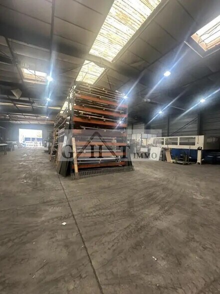 Industriel/Logistique dans Montreuil à vendre - Photo de l’immeuble – Image 1 sur 3