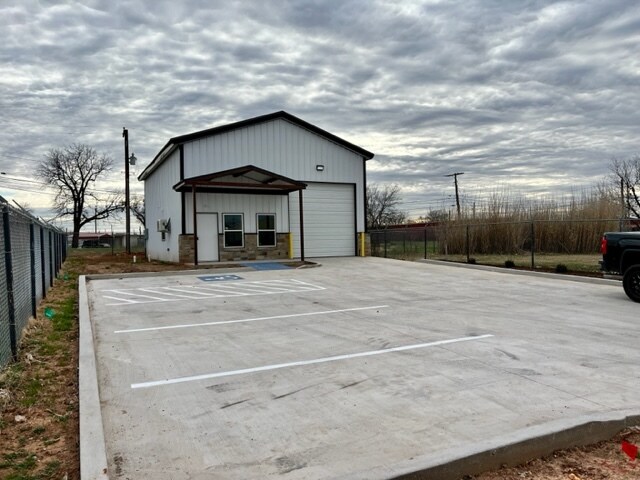 1433 30th, Wichita Falls, TX à louer - Photo de l’immeuble – Image 2 sur 5