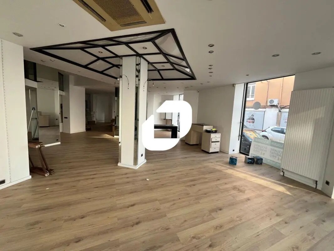 Local commercial dans Lens à louer Photo de l’immeuble– Image 1 sur 15