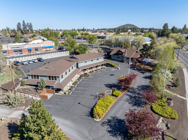 62910 O B Riley Rd, Bend, OR à louer - Photo de l’immeuble – Image 3 sur 13