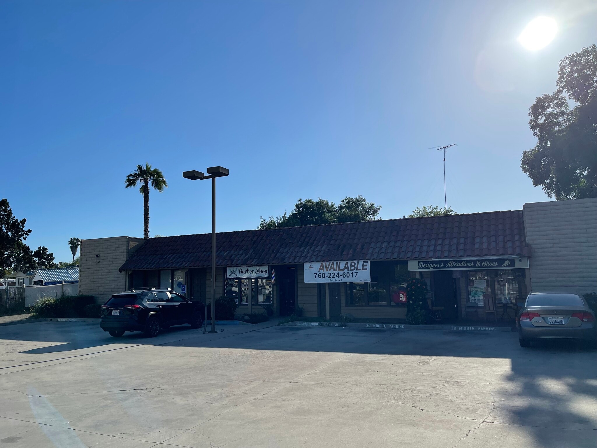 1212 N Santa Fe Ave, Vista, CA à louer Photo de l’immeuble– Image 1 sur 10
