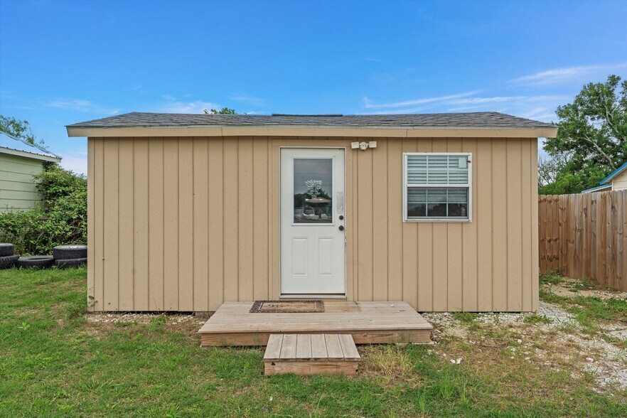 1020 E Jefferson Ave, Whitney, TX à vendre - Photo de l’immeuble – Image 2 sur 20