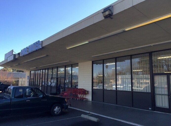 4506 Brookfield Dr, Sacramento, CA à louer - Photo de l’immeuble – Image 2 sur 2