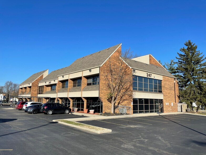 247 S Burnett Rd, Springfield, OH à louer - Photo principale – Image 1 sur 10