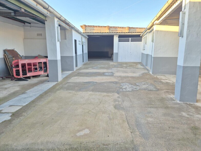 Industriel/Logistique dans Llíria, Valencia à vendre - Photo principale – Image 2 sur 18