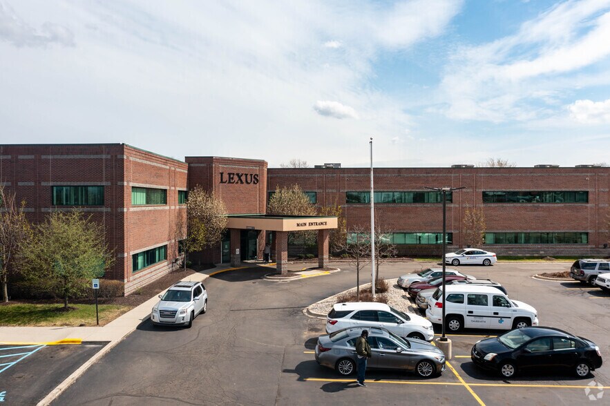 44200 Woodward Ave, Pontiac, MI à vendre - Photo de l’immeuble – Image 1 sur 11