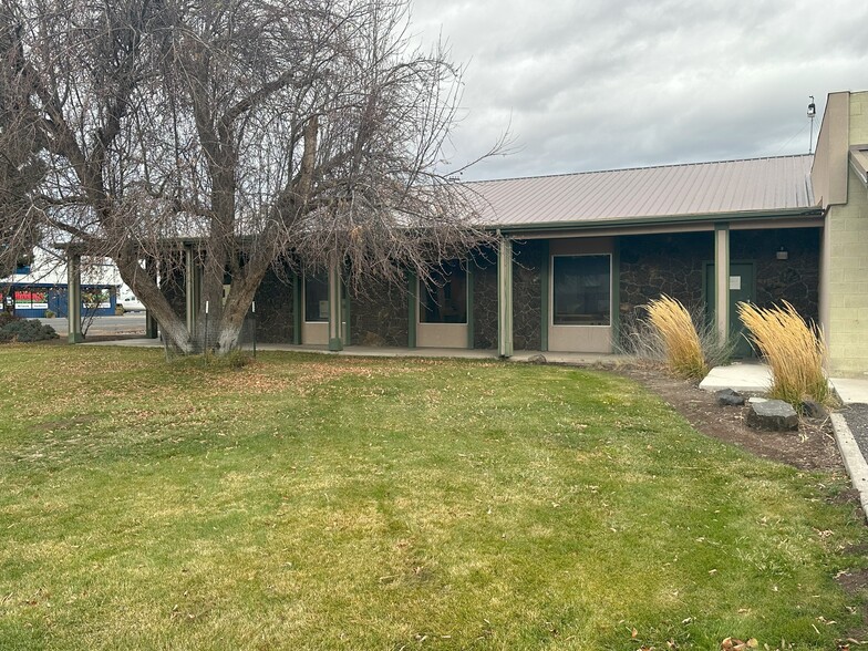 574 N Main St, Prineville, OR à vendre - Photo de l’immeuble – Image 2 sur 9
