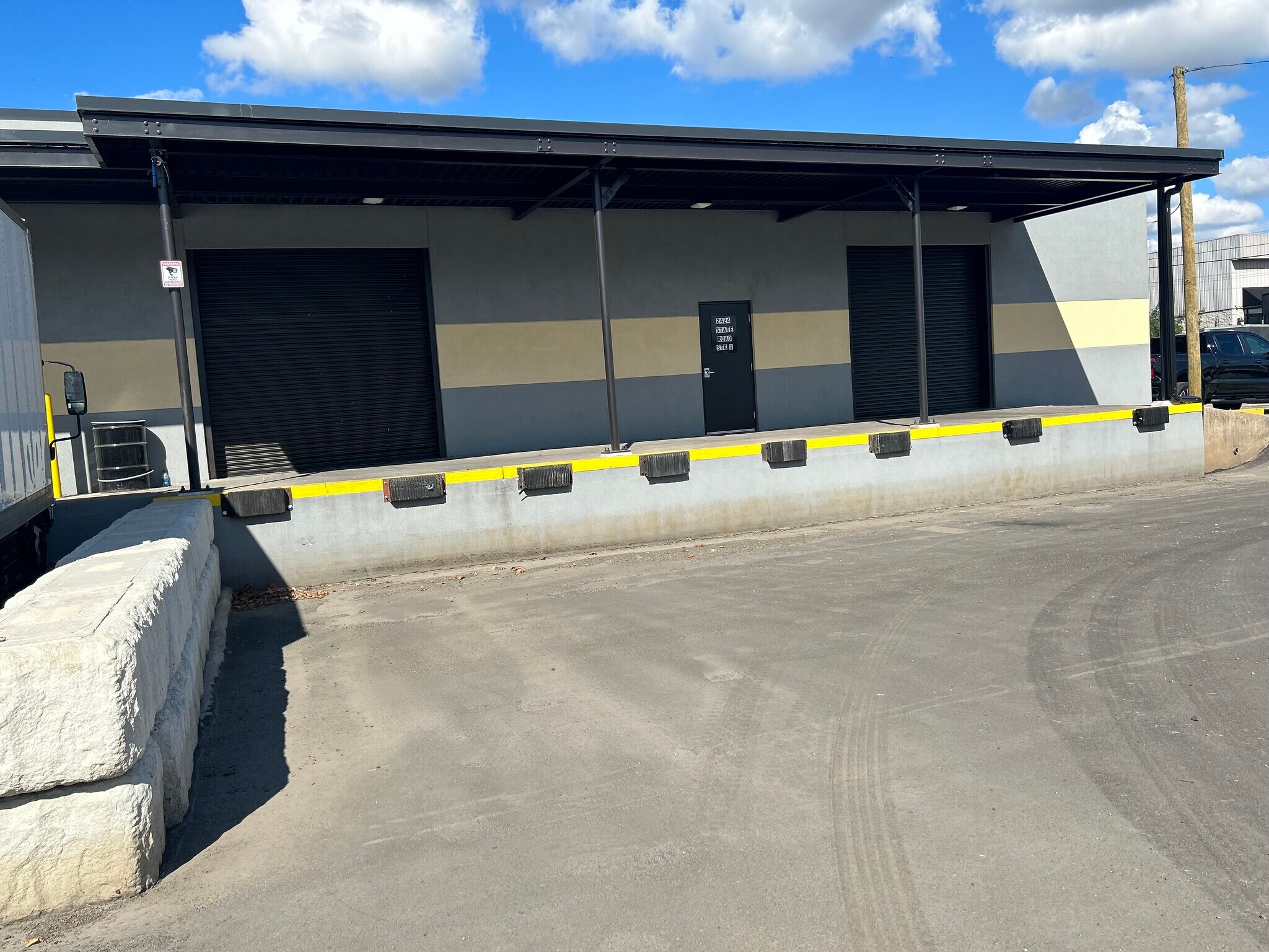 2424 State Rd, Bensalem, PA à louer Photo principale– Image 1 sur 3