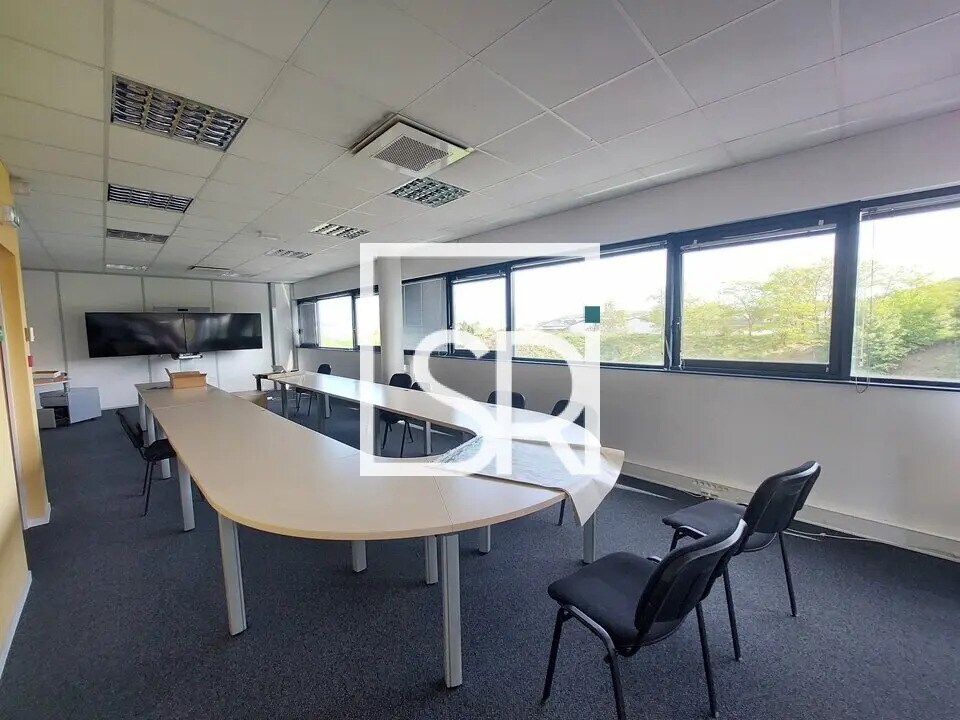 Bureau dans Cournon-d'Auvergne à louer Photo intérieure– Image 1 sur 13