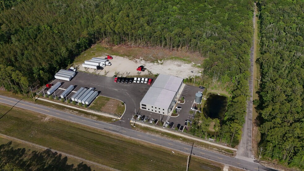 7585 Sportsman Club Rd, Jacksonville, FL à louer - Photo de l’immeuble – Image 3 sur 9