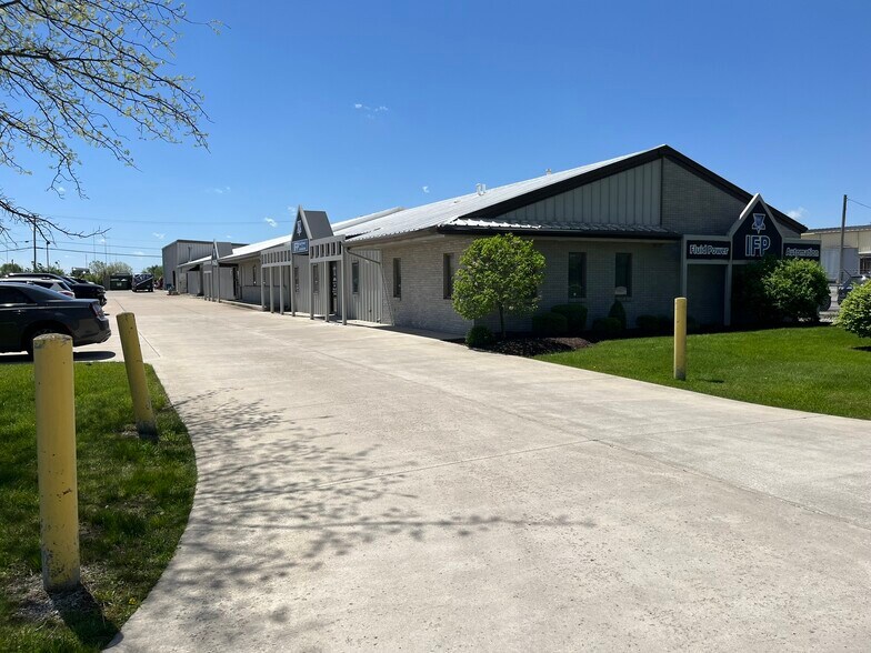3911 Merchant Rd, Fort Wayne, IN à louer - Photo de l’immeuble – Image 1 sur 13