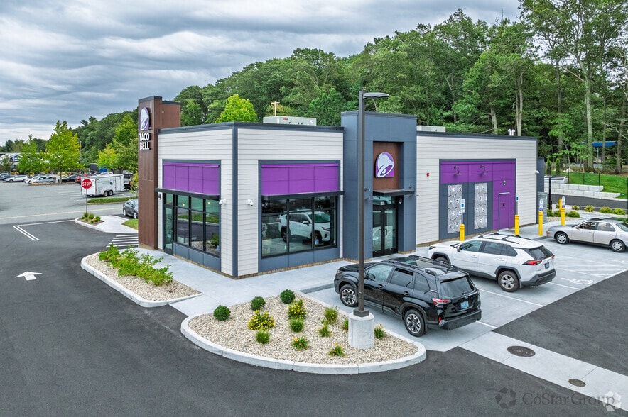 510 Quaker Ln, Warwick, RI à louer - Photo principale – Image 2 sur 3