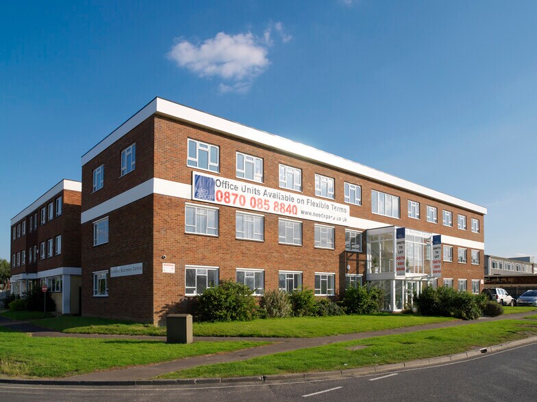 Saxon House & Crawley Business Centre portefeuille de 2 biens à vendre sur LoopNet.fr - Photo de l’immeuble – Image 1 sur 5