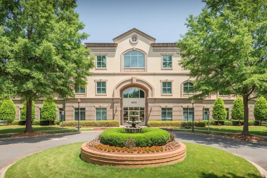 8015 W Kenton Cir, Huntersville, NC à louer - Photo principale – Image 1 sur 5