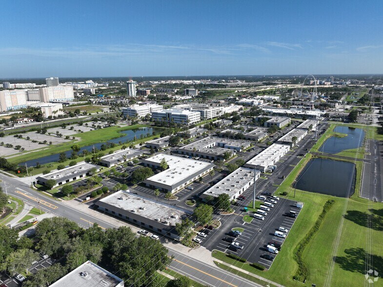 7041 Grand National Dr, Orlando, FL à louer – Image 2 sur 21