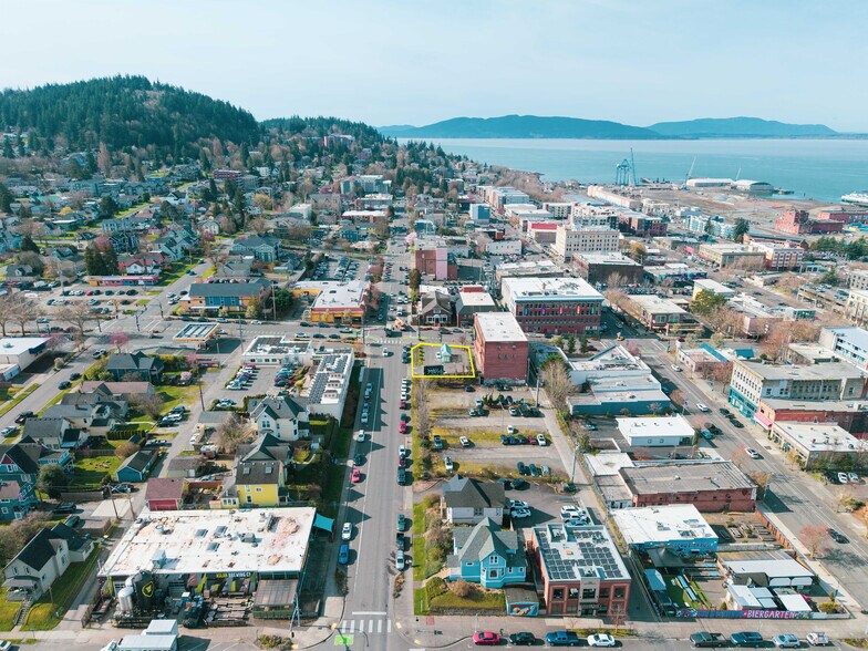 319 E Holly St, Bellingham, WA à vendre - Photo principale – Image 1 sur 1