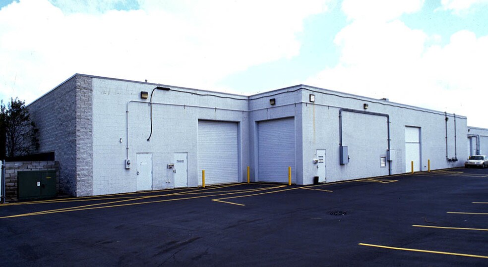 37735 Enterprise Ct, Farmington Hills, MI à louer - Autre – Image 3 sur 25