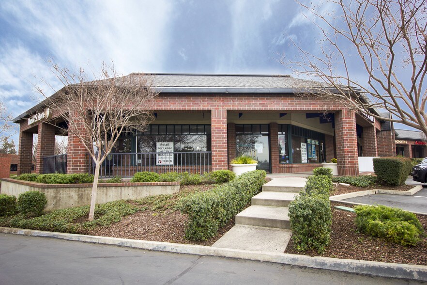 11226 Gold Express Dr, Gold River, CA à louer - Photo de l’immeuble – Image 2 sur 4