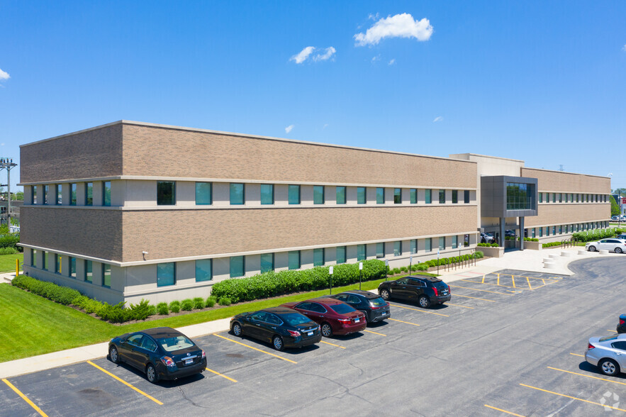 3400-3450 Oakton St, Skokie, IL à louer - Photo de l’immeuble – Image 1 sur 4