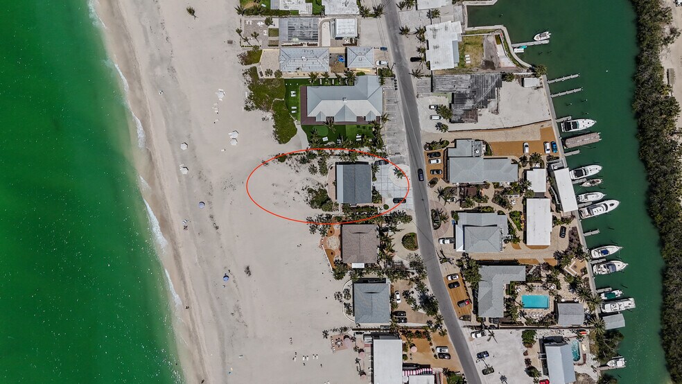 217 Casey Key Rd, Nokomis, FL à vendre - Photo de l’immeuble – Image 3 sur 46