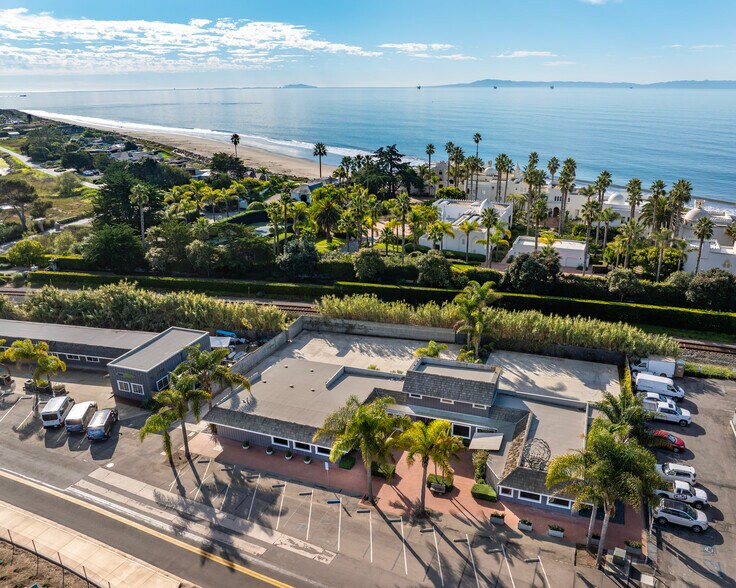 3823 Santa Claus Ln, Carpinteria, CA à vendre - Photo de l’immeuble – Image 3 sur 14