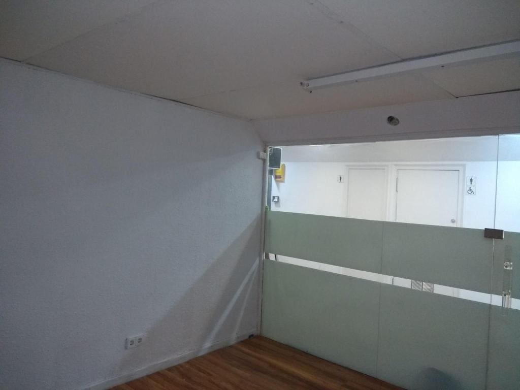 Terrassa, BAR 08221 - Lot 01 -  - Photo intérieure - Image 1 of 4