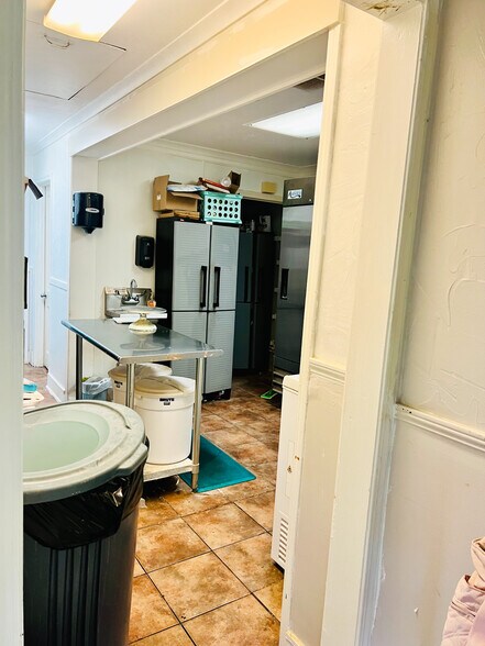 734 Mt Moriah Rd, Memphis, TN à louer - Photo de l’immeuble – Image 3 sur 27